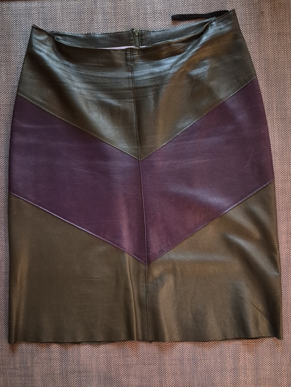 St. Vincent (USA) Olive Green and Deep Purple Chevron Leather Pencil Skirt - 6